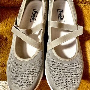 Gray, textured, flat, comfortable shoes by Propet - Size 12.